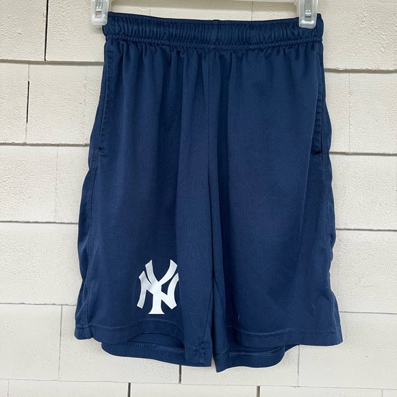 Tek gear NY Yankees shorts size m - Picture 3 of 3